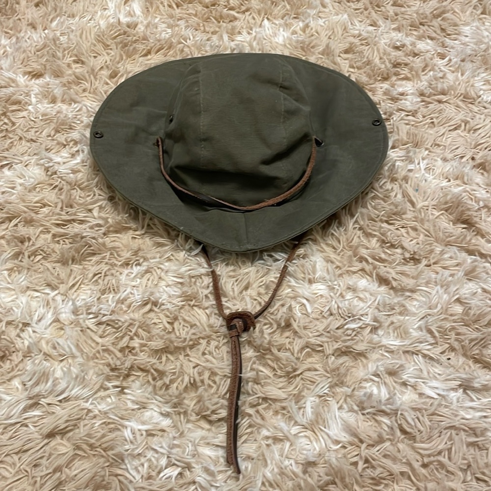 Magellan sportswear hat. Size L